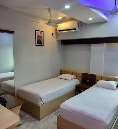 Hotel Epar Bangla آغارتالا المظهر الخارجي الصورة
